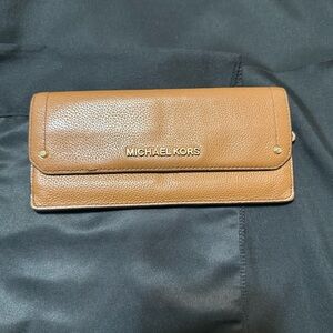 Michael Kors Hayes Tan Leather Flat Wallet